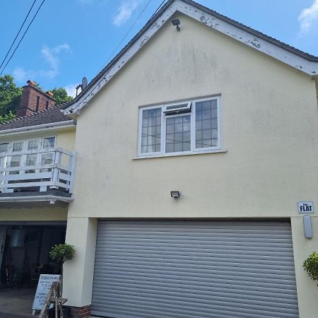 Lovely 2-Bedroom New Forest Apartment On A Farm New Milton Exterior photo